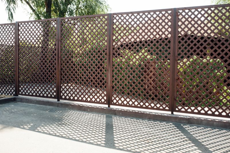 Trellis Fence Construction in Kansas City, KS